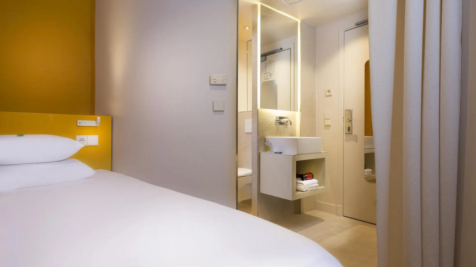 Andrea Hotel